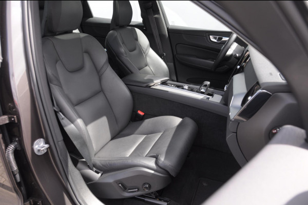 Volvo XC60 T6 350PK Automaat AWD Plus Bright / Panoramadak / Climate control / Parkeersensoren met camera / Elektrische stoelen / elektrische achterklep / Lederen bekleding / Apple carplay / Allseason banden