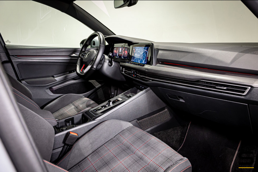 Volkswagen Golf 2.0 TSI GTI|Cam|Trekhaak|Acc|Dealer onderhou