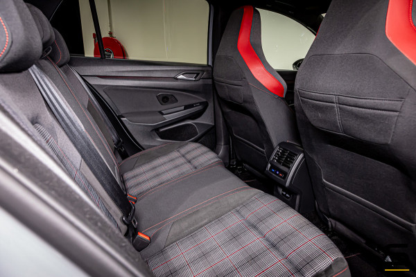 Volkswagen Golf 2.0 TSI GTI|Cam|Trekhaak|Acc|Dealer onderhou