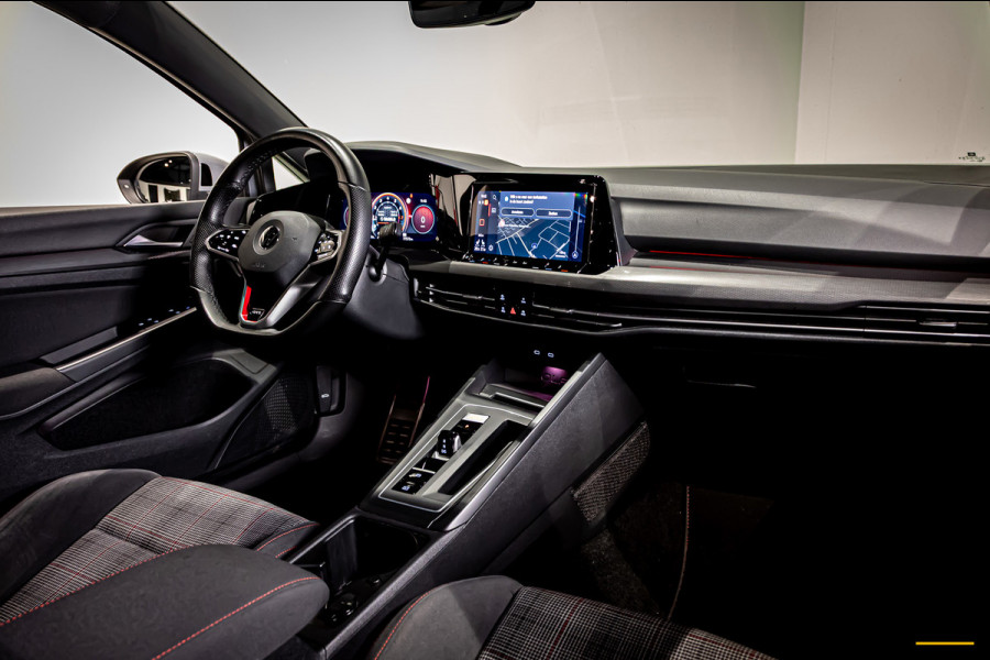 Volkswagen Golf 2.0 TSI GTI|Cam|Trekhaak|Acc|Dealer onderhou