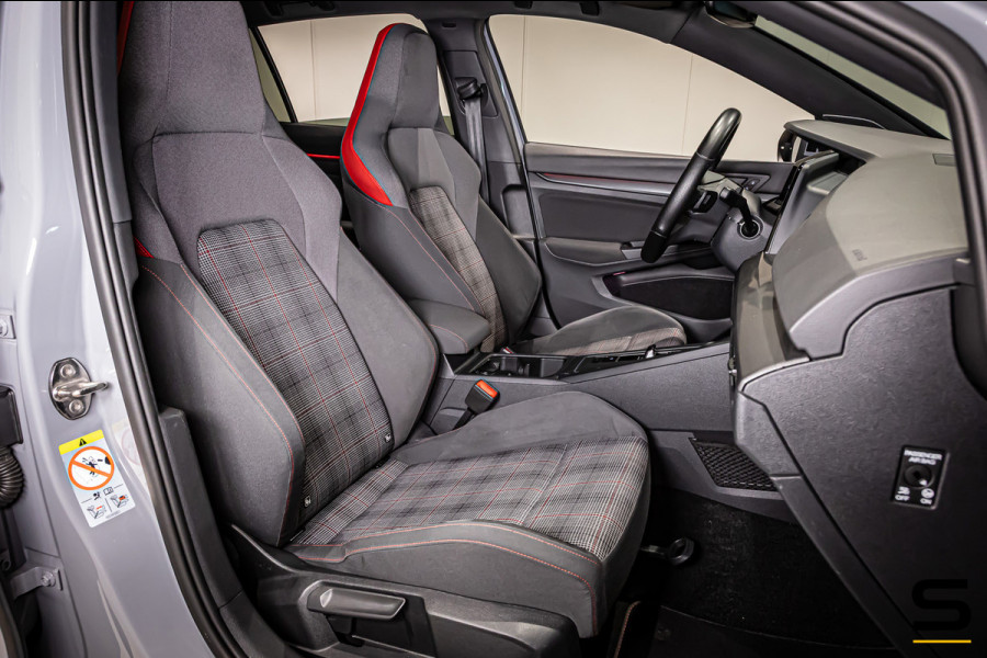 Volkswagen Golf 2.0 TSI GTI|Cam|Trekhaak|Acc|Dealer onderhou