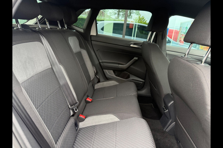 Volkswagen Polo 1.0 TSI Highline Business R - Navi - Parkeerhulp - Climate - Org.NL