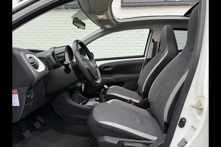 Toyota Aygo 1.0 VVT-i x-joy cabrio | CarPlay | Bluetooth | Clima | DAB+ | LED