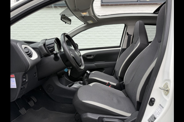 Toyota Aygo 1.0 VVT-i x-joy cabrio | CarPlay | Bluetooth | Clima | DAB+ | LED