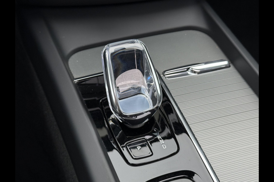 Volvo XC60 2.0 T6 Plug-in hybrid AWD Plus Black Edition | Pano | Pilot Assit | Memory | H/K Audio | 21 inch