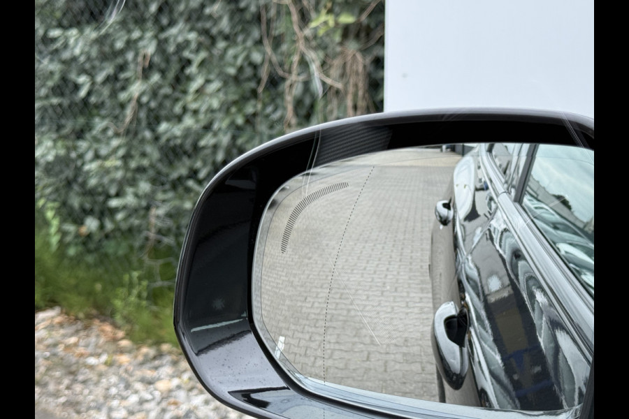 Volvo XC60 2.0 T6 Plug-in hybrid AWD Plus Black Edition | Pano | Pilot Assit | Memory | H/K Audio | 21 inch