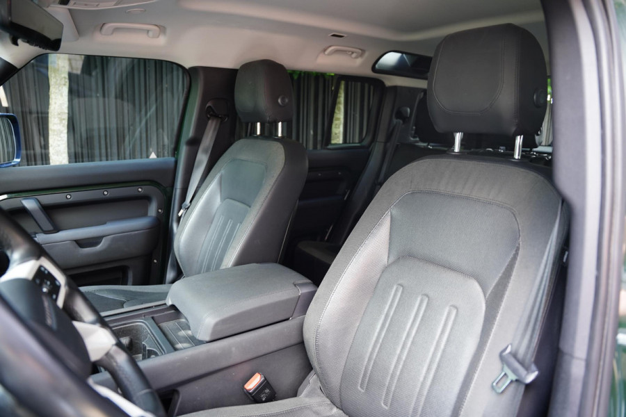 Land Rover Defender P400 110 X-Dynamic 7p. GERESERVEERD