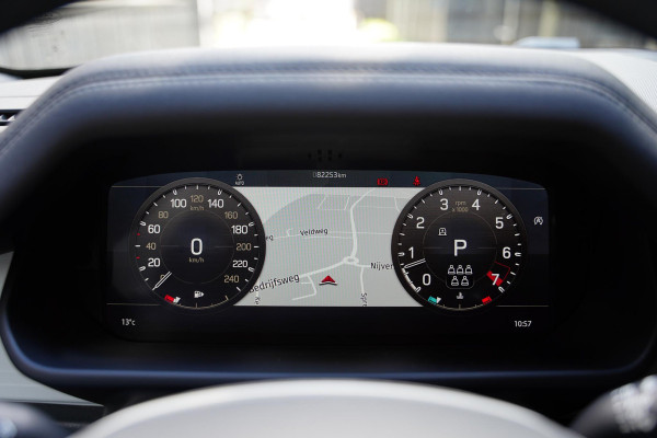 Land Rover Defender P400 110 X-Dynamic 7p. GERESERVEERD
