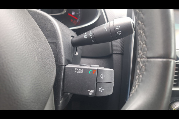 Renault Clio 0.9 TCe Limited/Nav/Cruise/Lm/Enz/