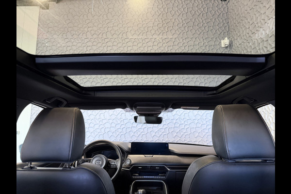 Mazda CX-60 2.5 e-SkyActiv PHEV HOMURA PANO SCHUIFDAK STOEL/STUUR.VERW/VENTILATIE HEADUP ELEK.STOEL AWD 4X4 4WD ✅ Top Auto's Wijchen. Al 30 Jaar verkoop van Mazda , Alle Modellen PHEV / HEV / BENZINE✅