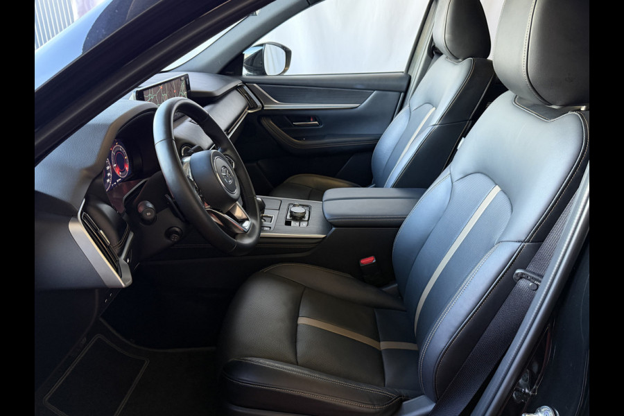 Mazda CX-60 2.5 e-SkyActiv PHEV HOMURA PANO SCHUIFDAK STOEL/STUUR.VERW/VENTILATIE HEADUP ELEK.STOEL AWD 4X4 4WD ✅ Top Auto's Wijchen. Al 30 Jaar verkoop van Mazda , Alle Modellen PHEV / HEV / BENZINE✅