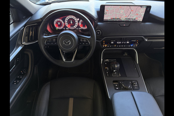 Mazda CX-60 2.5 e-SkyActiv PHEV HOMURA PANO SCHUIFDAK STOEL/STUUR.VERW/VENTILATIE HEADUP ELEK.STOEL AWD 4X4 4WD ✅ Top Auto's Wijchen. Al 30 Jaar verkoop van Mazda , Alle Modellen PHEV / HEV / BENZINE✅