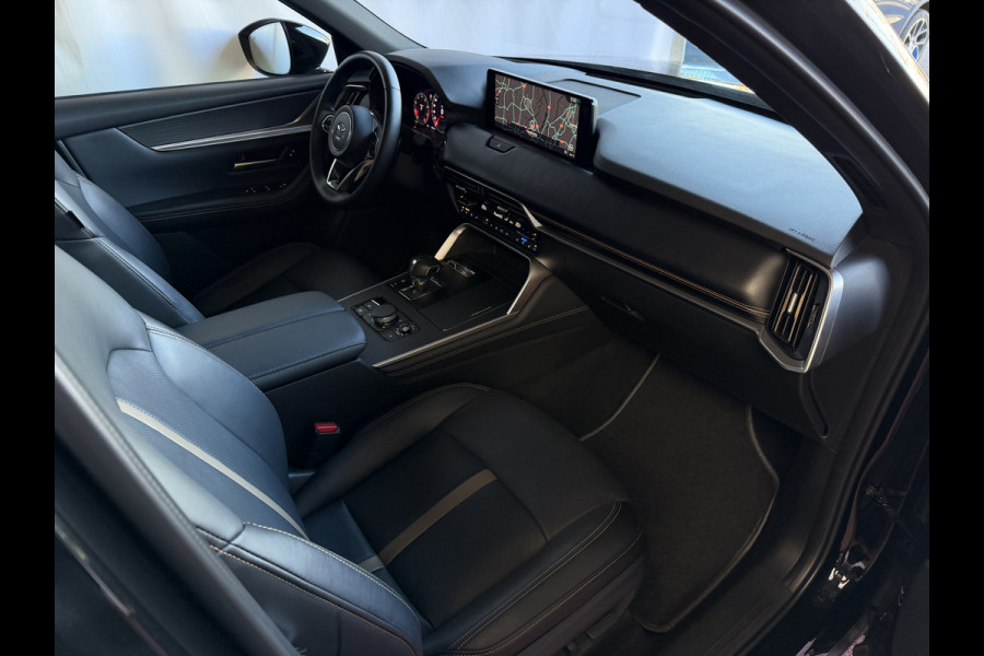 Mazda CX-60 2.5 e-SkyActiv PHEV HOMURA PANO SCHUIFDAK STOEL/STUUR.VERW/VENTILATIE HEADUP ELEK.STOEL AWD 4X4 4WD ✅ Top Auto's Wijchen. Al 30 Jaar verkoop van Mazda , Alle Modellen PHEV / HEV / BENZINE✅
