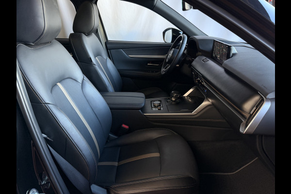 Mazda CX-60 2.5 e-SkyActiv PHEV HOMURA PANO SCHUIFDAK STOEL/STUUR.VERW/VENTILATIE HEADUP ELEK.STOEL AWD 4X4 4WD ✅ Top Auto's Wijchen. Al 30 Jaar verkoop van Mazda , Alle Modellen PHEV / HEV / BENZINE✅