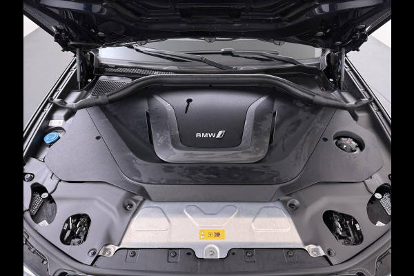 BMW iX3 Executive 80 kWh VAN: 44.900,- VOOR: 40.877,- UW WKVOORDEEL: 4.023,- | M-Sport |SOH 99% | ELEKTRISCHE TREKHAAK| ELEKTRISCHE ACHTERKLEP| PANORAMADAK| DRIVING ASSISTENT PROFESSIONAL| DODE HOEK SENSOR| STOELVERWARMING