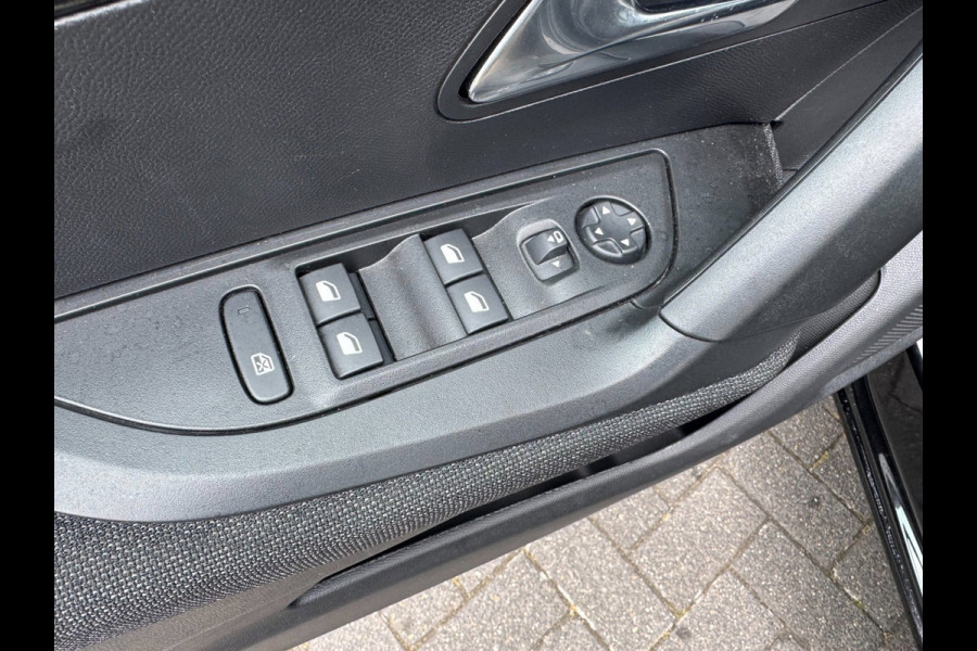 Peugeot 2008 1.2 Hybrid DSC6 Style /Led /Cruise /Garantie