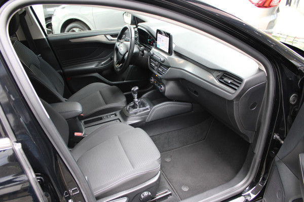 Ford FOCUS Wagon 1.0 EcoBoost Titanium Business | Achteruitrijcamera | Stoelverwarming | Trekhaak