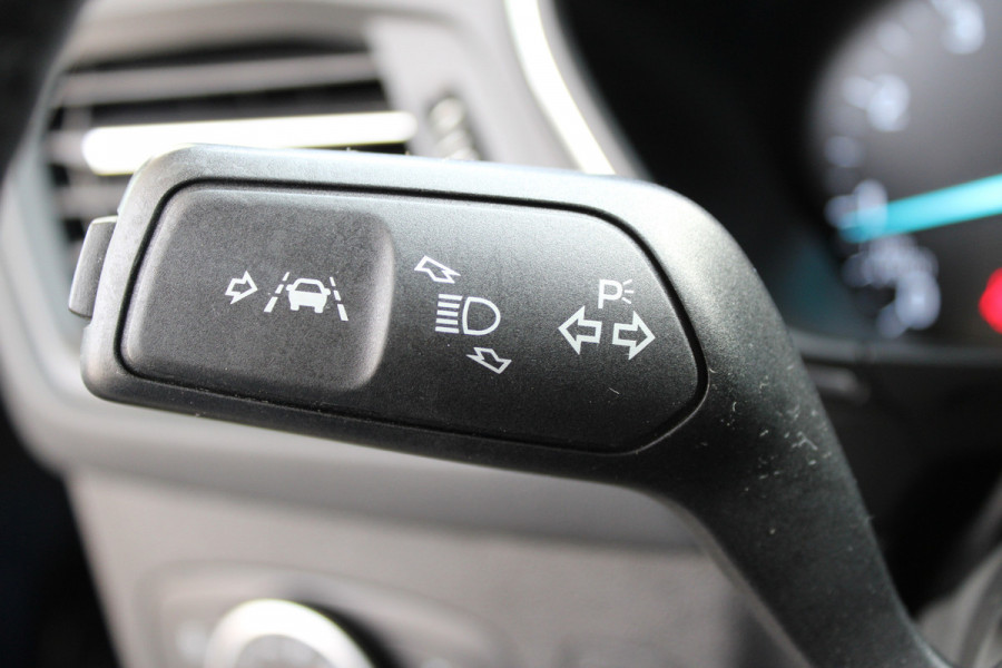 Ford FOCUS Wagon 1.0 EcoBoost Titanium Business | Achteruitrijcamera | Stoelverwarming | Trekhaak