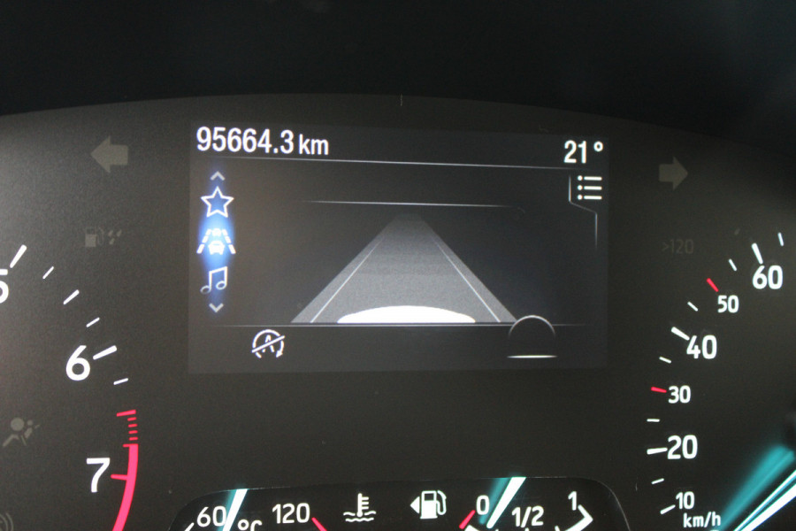 Ford FOCUS Wagon 1.0 EcoBoost Titanium Business | Achteruitrijcamera | Stoelverwarming | Trekhaak