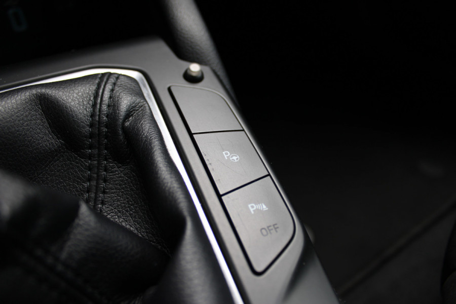 Ford FOCUS Wagon 1.0 EcoBoost Titanium Business | Achteruitrijcamera | Stoelverwarming | Trekhaak