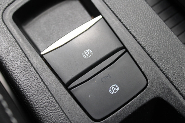 Ford FOCUS Wagon 1.0 EcoBoost Titanium Business | Achteruitrijcamera | Stoelverwarming | Trekhaak