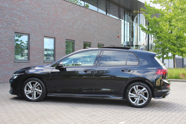 Volkswagen Golf 1.5 eTSI R-Line pano / IQ light