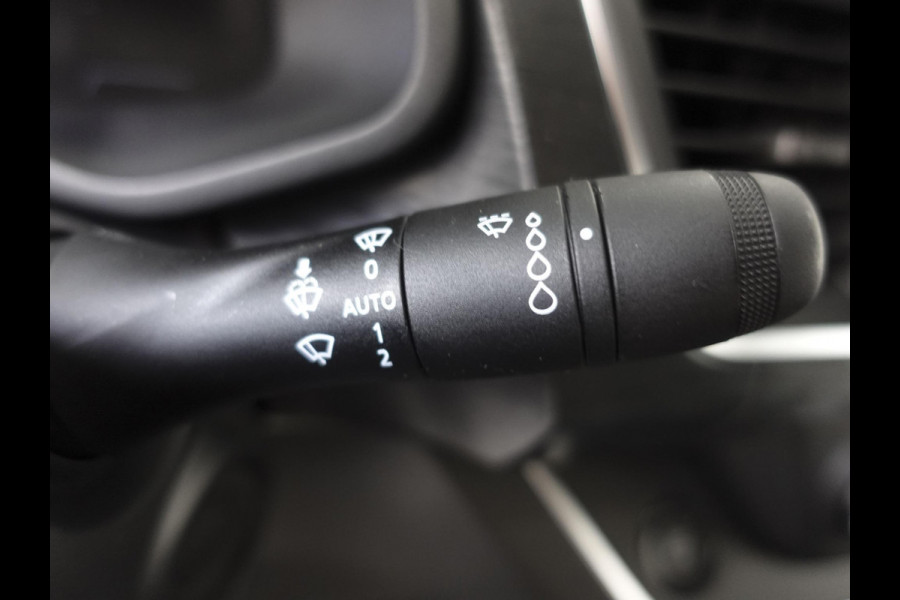Renault Trafic 2.0 Blue dCi 150PK L2H1 Dubbele Cabine Automaat Airco Cruise Control Trekhaak Navigatie Camera