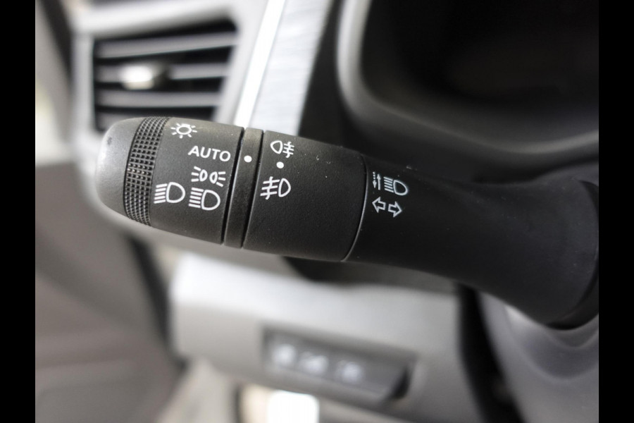 Renault Trafic 2.0 Blue dCi 150PK L2H1 Dubbele Cabine Automaat Airco Cruise Control Trekhaak Navigatie Camera