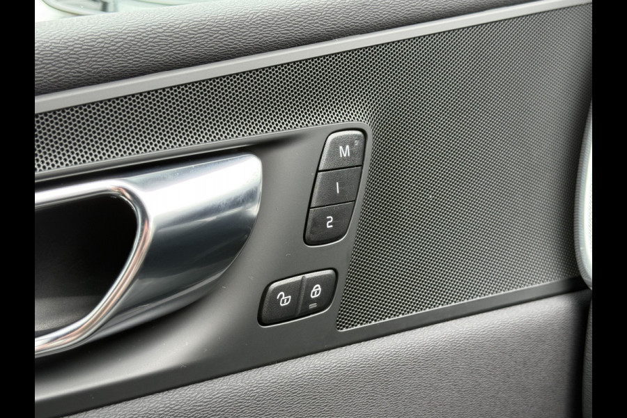 Volvo XC60 2.0 B4 R-Design | Navi | Camera | Memory | Winter Pakket