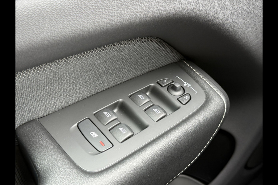 Volvo XC60 2.0 B4 R-Design | Navi | Camera | Memory | Winter Pakket