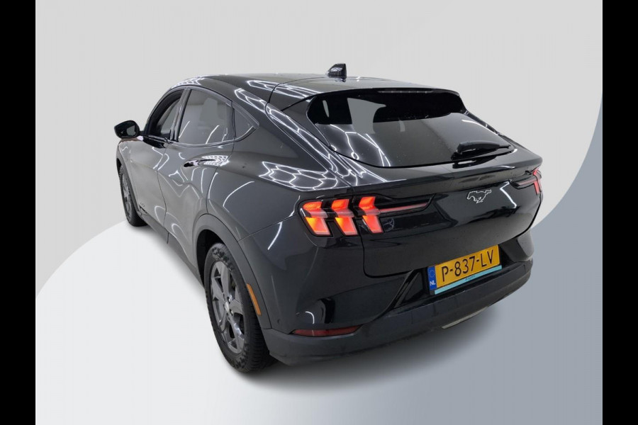Ford Mustang Mach-E RWD 75 kWh 88.000 KM | SOH 92,5% | Technology Pack Plus | Panorama Dak | Volledig Lederen Interieur. |