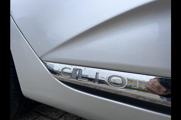 Renault Clio 1.0 TCe Intens 100pk | Navigatie | Pack Style | Trekhaak Afneembaar