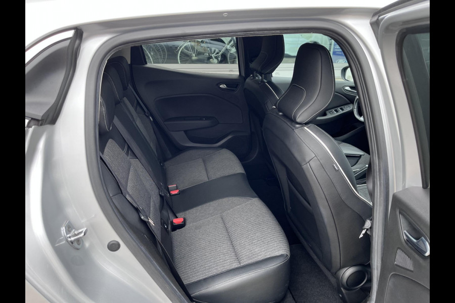 Renault Clio 1.0 TCe Intens 100pk | Navigatie | Pack Style | Trekhaak Afneembaar