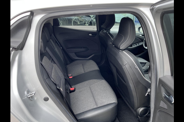 Renault Clio 1.0 TCe Intens 100pk | Navigatie | Pack Style | Trekhaak Afneembaar