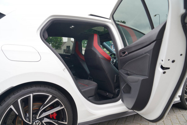 Volkswagen Golf 2.0 TSI GTI | Stuurwiel verwarming | Lane Assist | Clubsport | Camera