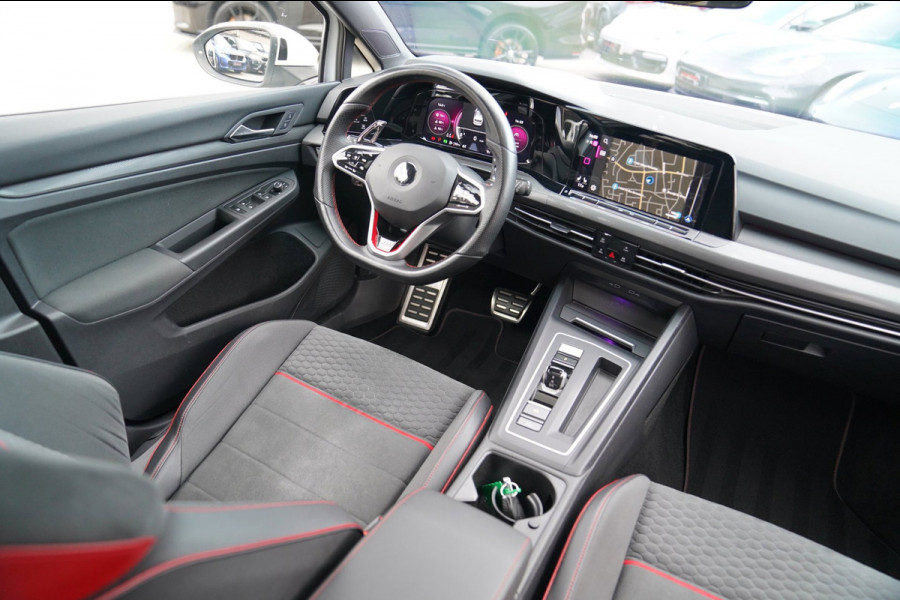 Volkswagen Golf 2.0 TSI GTI | Stuurwiel verwarming | Lane Assist | Clubsport | Camera