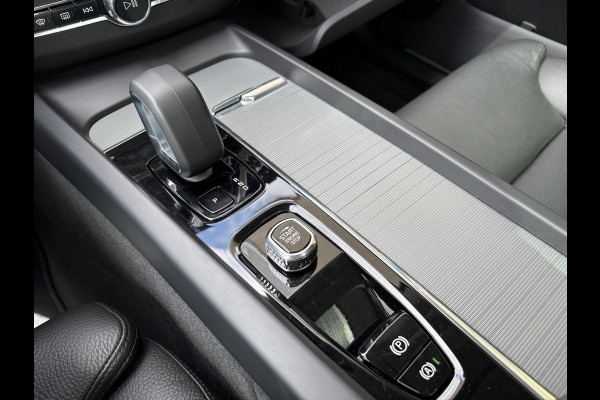 Volvo XC60 2.0 T6 Plug-in hybrid AWD R-Design | Leder | Pano | 360 Camera | H&K Audio | Adaptive Cruise |