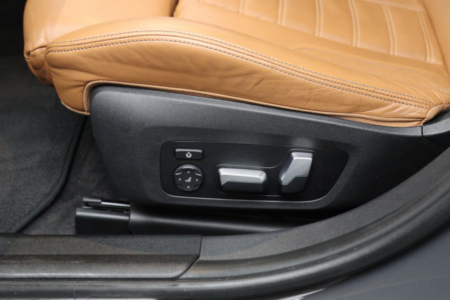 BMW 3 Serie 318i High Executive Automaat, Kuipstoelen, Head-Up, Memory, LED, Adap. Cruise Control