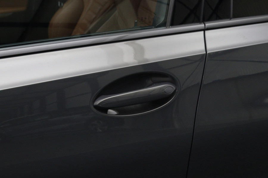 BMW 3 Serie 318i High Executive Automaat, Kuipstoelen, Head-Up, Memory, LED, Adap. Cruise Control