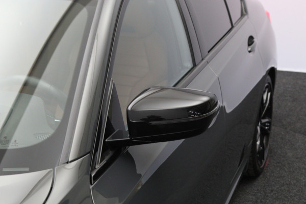 BMW 3 Serie 318i High Executive Automaat, Kuipstoelen, Head-Up, Memory, LED, Adap. Cruise Control