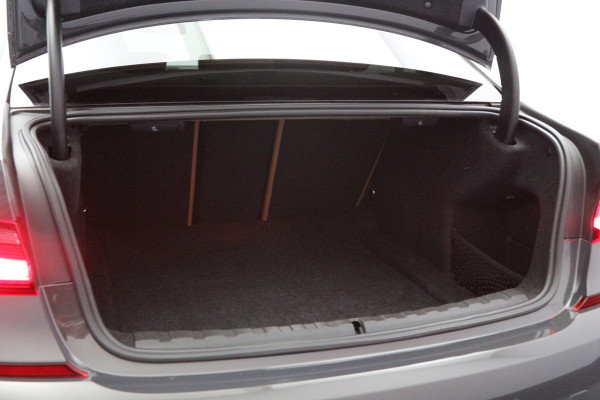 BMW 3 Serie 318i High Executive Automaat, Kuipstoelen, Head-Up, Memory, LED, Adap. Cruise Control