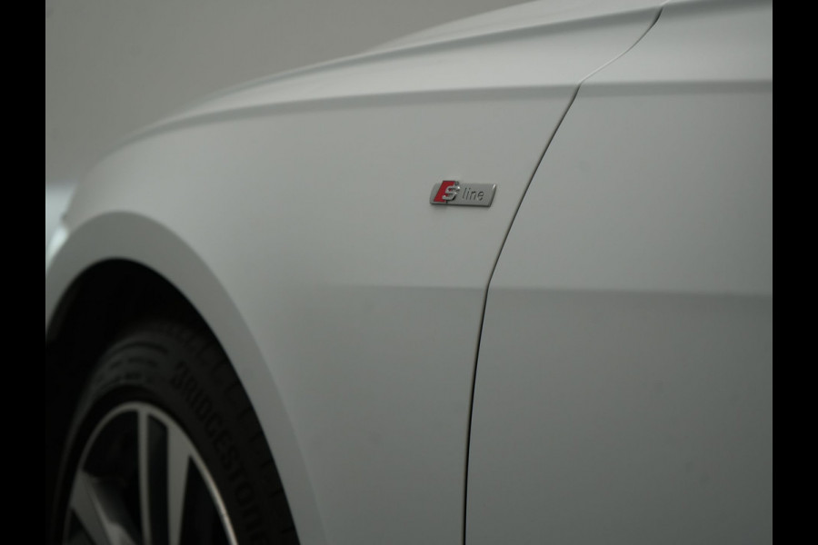 Audi A6 Avant 50 TFSI e Quattro S Line PHEV 300pk Dealer O.H. | Adaptive Cruise | Head Up | Camera | Matrix LED | Lederen Sportstoelen Memory & Verwarmd | Blis | Stuur Verwarmd | Apple Carplay | Navigatie | DAB | Plug In Hybrid |
