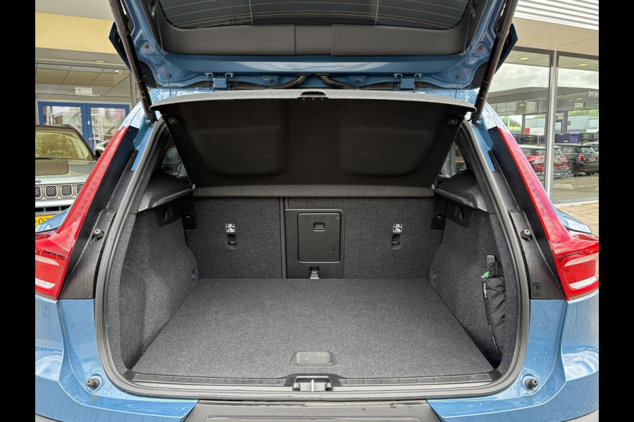 Volvo XC40 1.5 T5 Plug-in hybrid Plus Dark | Leder | Adaptive Cruise | Stoel- & Stuurverwarming | H&K Audio | Achteruitrijcamera |