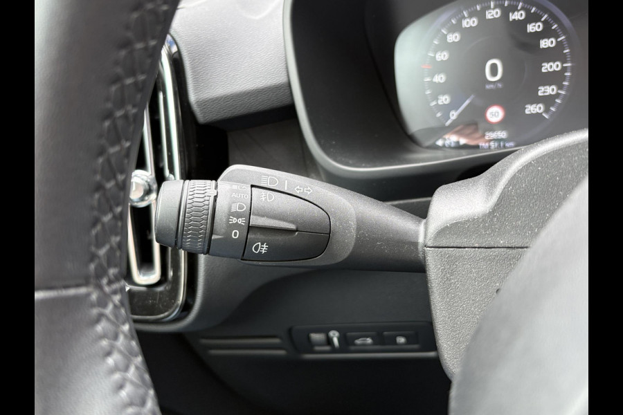 Volvo XC40 1.5 T5 Plug-in hybrid Plus Dark | Leder | Adaptive Cruise | Stoel- & Stuurverwarming | H&K Audio | Achteruitrijcamera |