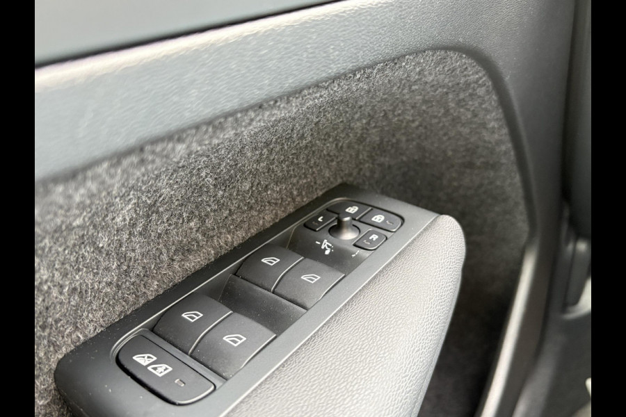 Volvo XC40 1.5 T5 Plug-in hybrid Plus Dark | Leder | Adaptive Cruise | Stoel- & Stuurverwarming | H&K Audio | Achteruitrijcamera |