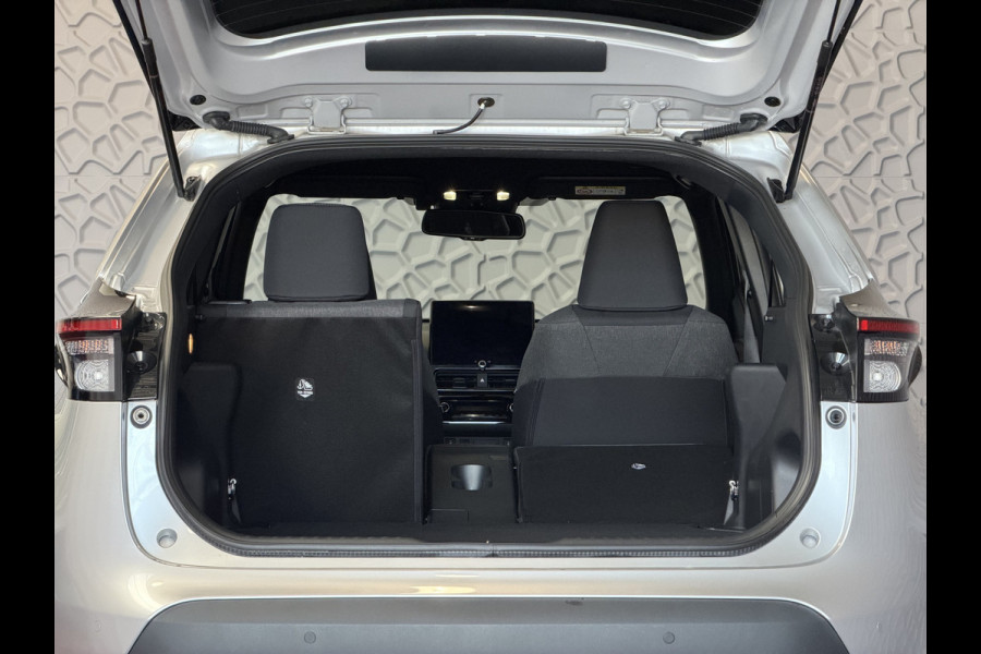 Toyota Yaris Cross 1.5 HYBRID DYNAMIC STOEL/STUUR VERW. 17''LMV KEYLESS CAMERA LED ZWARTE HEMEL ✅ Top Auto's Wijchen , Al 30 Jaar verkoop van Toyota , Type's Launch / Executive / Dynamic / First Edition / Business / Zowel Phev / Hev / Benzine / met fabrieksgarantie ✅