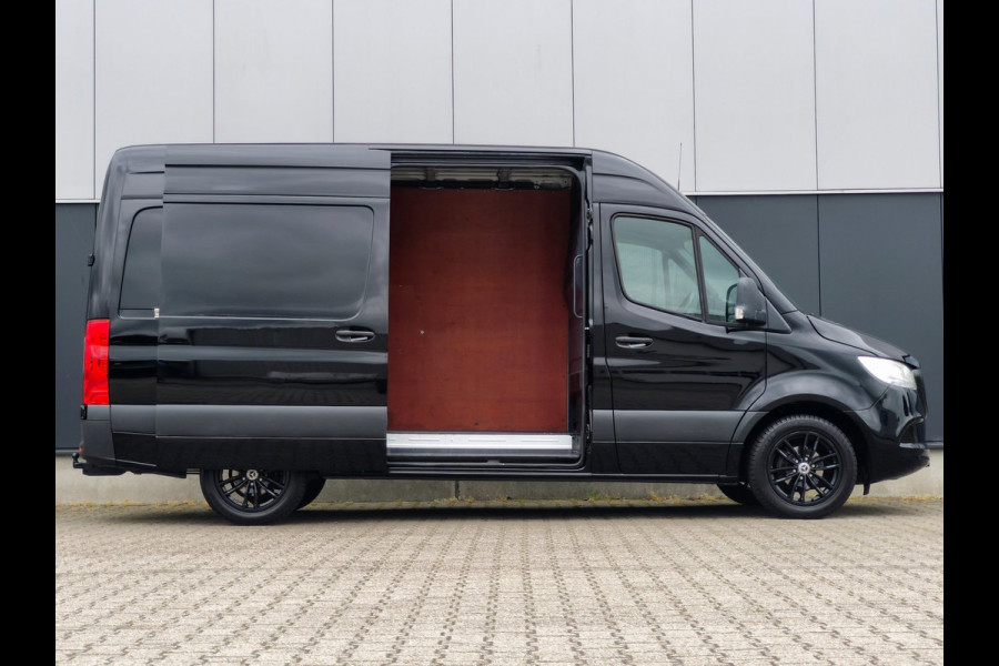 Mercedes-Benz Sprinter 317CDI AUT CRUISE CLIMATE M-BUX 3500KG TREKHAAK FULL BLACK EDITION