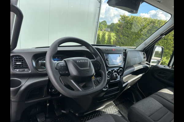 Iveco Daily 35S14 2.3D 136 PK FACELIFT / L2H2 / ** 20.950 KM ** / TREKHAAK / 3.500 KG AHG / 270 ACHTERDEUREN / ECC AIRCO / APPLE CARPLAY / 3