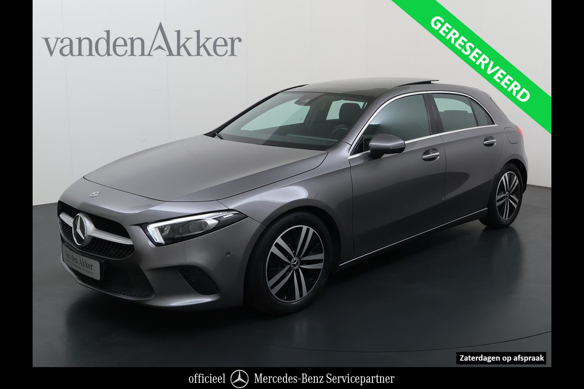 Mercedes-Benz A-Klasse 200 Luxury 164pk // Panoramadak // Carplay // Sfeerverlichting // MultiBeam LED // Keyless Entry // Camera // Advanced Audio