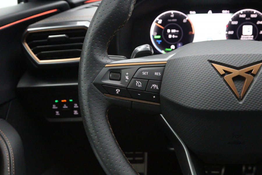 CUPRA Formentor 1.4 e-Hybrid VZ 245 PK Copper Edition PHEV, Panoramadak, Trekhaak, Camera, Memory